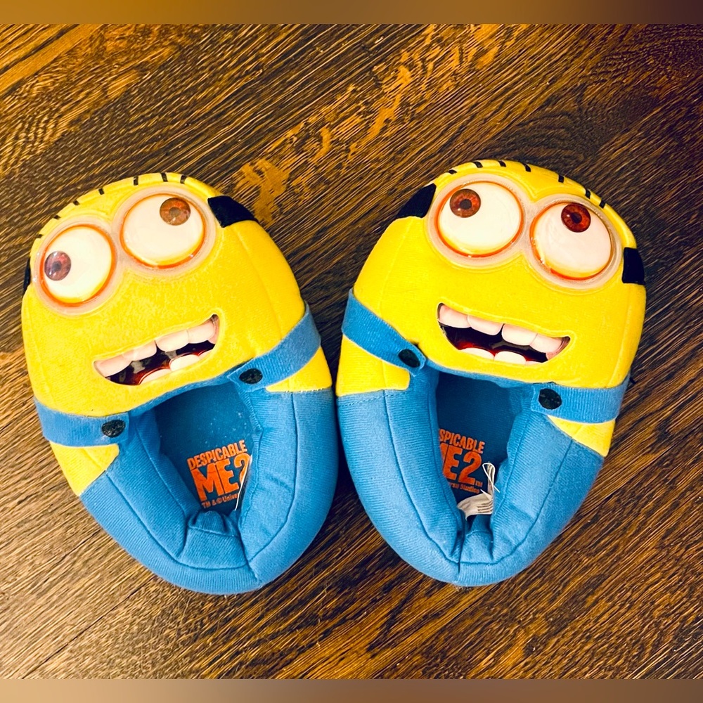 Despicable Me 2 little kids minion slippers.  Size 11-12 Excellent condition!